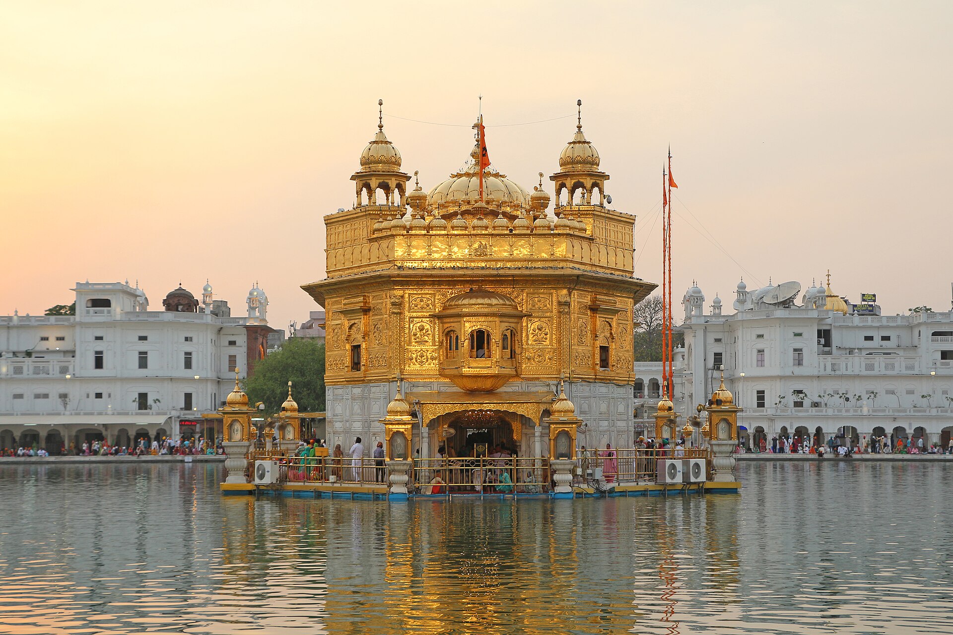 Sri Harmandir Sahib illuminated at night
